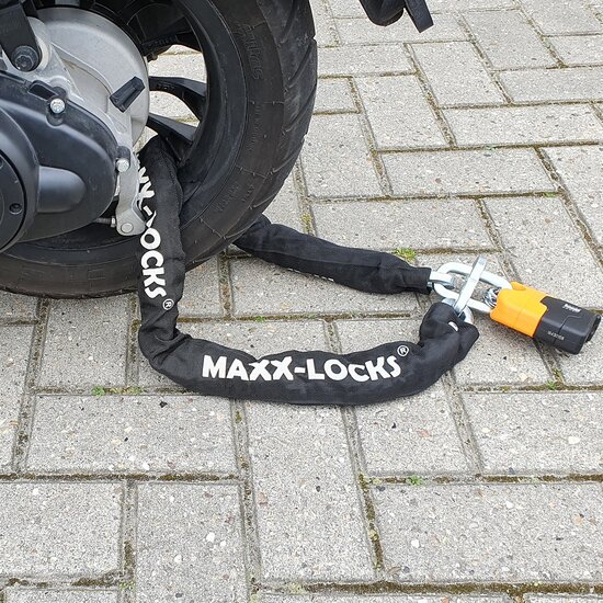 Praktijk afbeedling Maxx-Locks Motorslot ART 4 - 120cm ketting