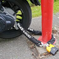 Praktijk afbeedling Maxx-Locks Motorslot ART 4 - 120cm ketting